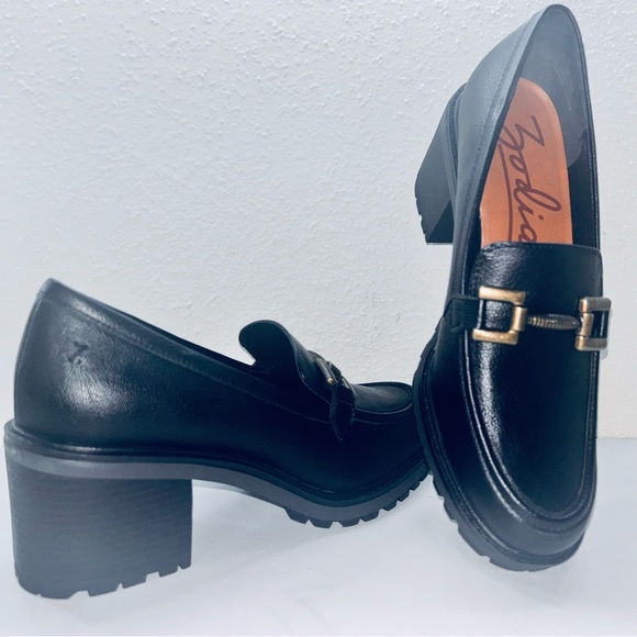 Black loafer with lug sole size 11 by Zodiac.  Lots of added support. - Picture 3 of 6